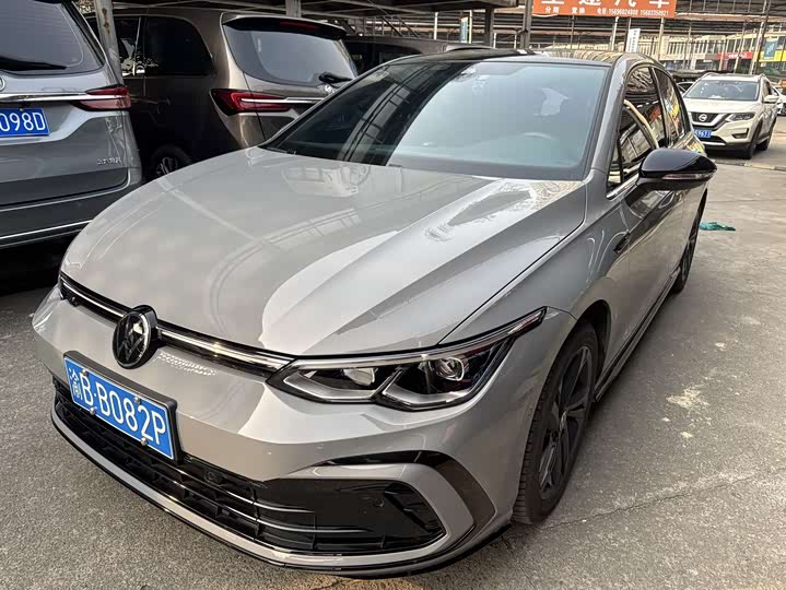 Фото 1 - Volkswagen Golf