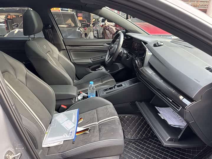 Фото 6 - Volkswagen Golf