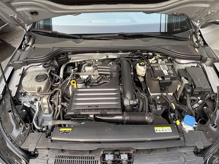 Фото 9 - Volkswagen Golf