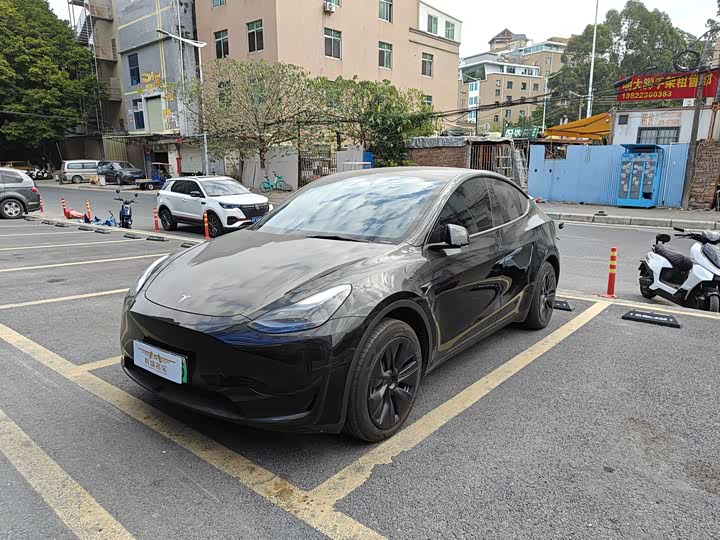 Фото 1 - Tesla Model Y