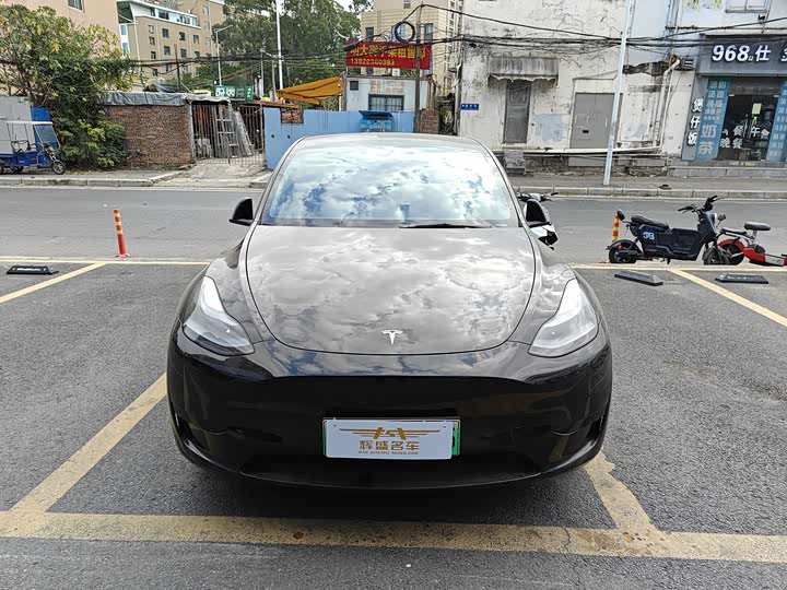 Фото 2 - Tesla Model Y