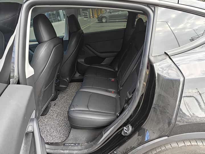 Фото 8 - Tesla Model Y