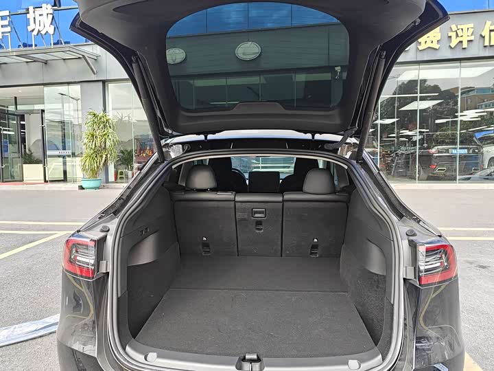 Фото 9 - Tesla Model Y