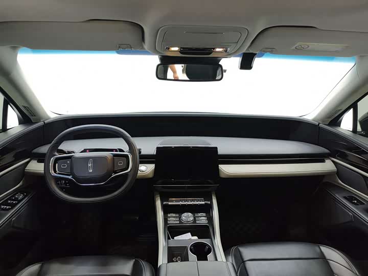 Фото 9 - Lincoln Nautilus