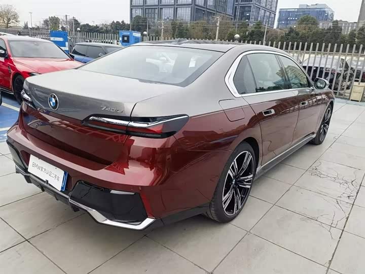 Фото 4 - BMW 7 Series