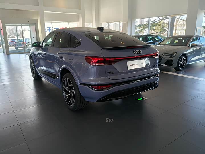 Фото 5 - Audi Q6L e-tron Sportback