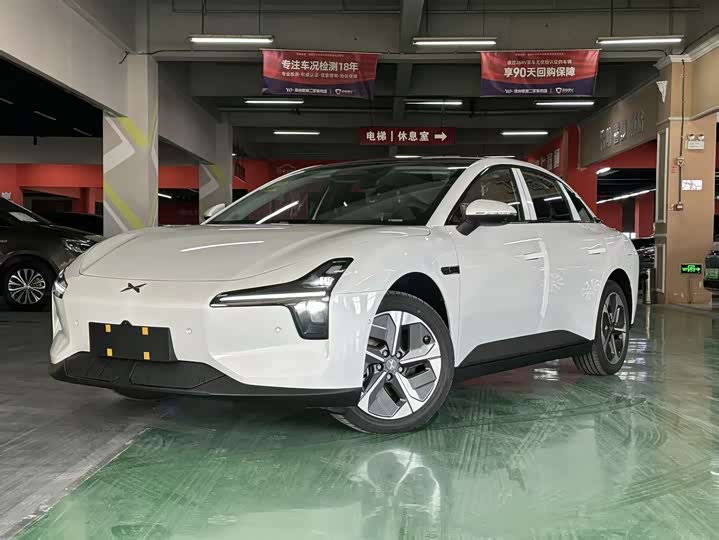 Фото 1 - XPeng Mona M03