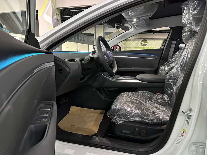 Фото 4 - XPeng Mona M03