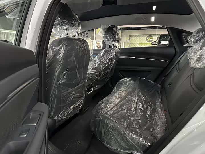 Фото 5 - XPeng Mona M03