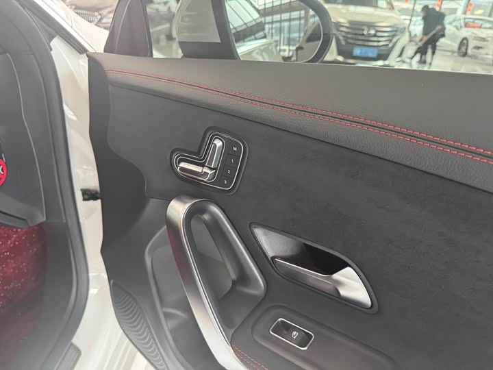 Фото 9 - Mercedes-Benz CLA-Class