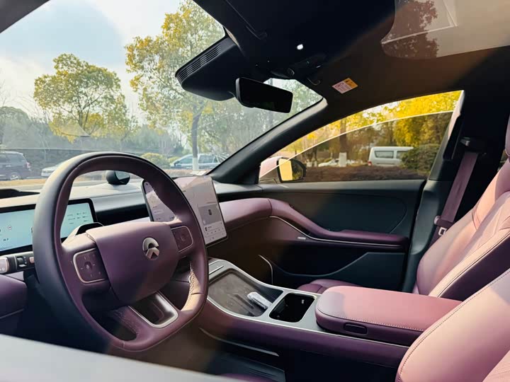 Фото 9 - Nio ET5T