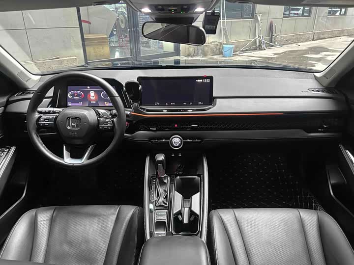 Фото 7 - Honda Accord