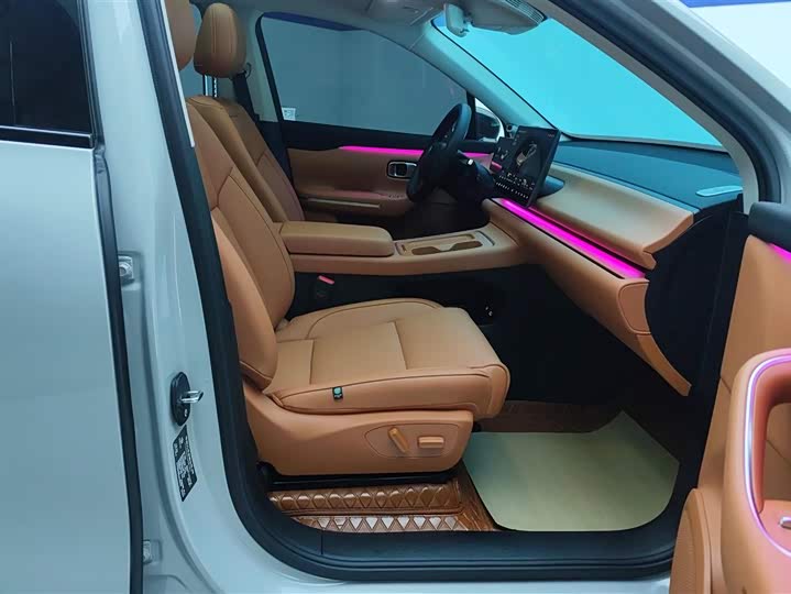 Фото 8 - Leapmotor C10