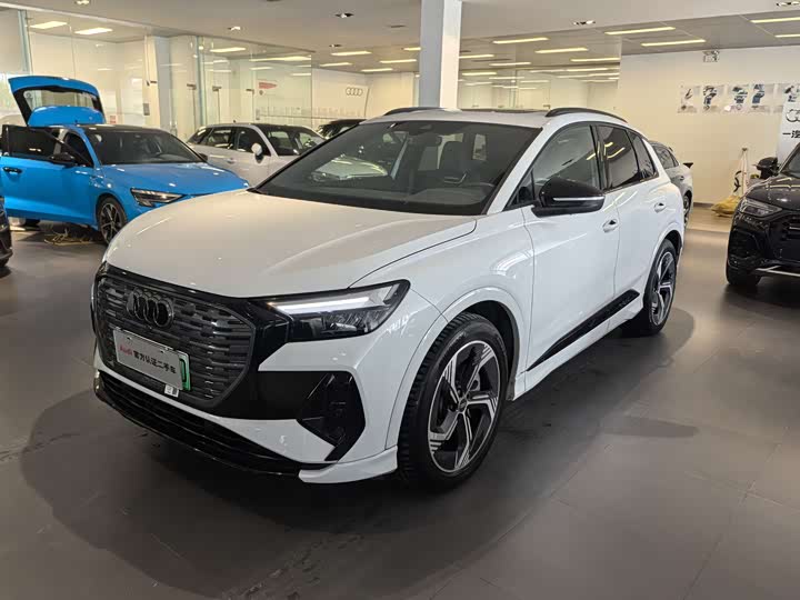 Фото 1 - Audi Q4 e-tron
