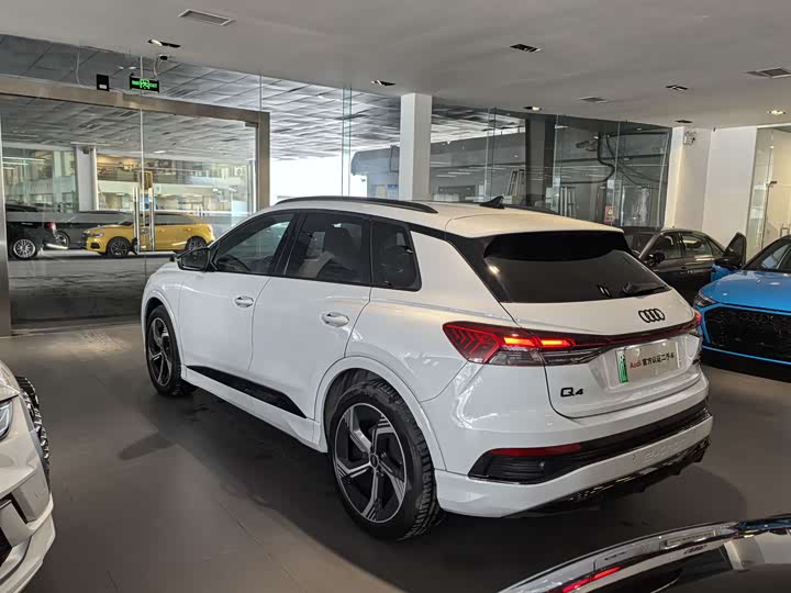 Фото 6 - Audi Q4 e-tron