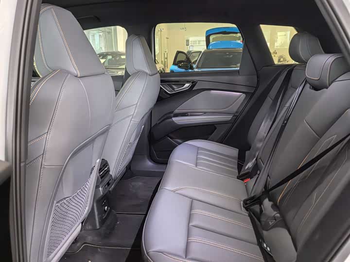 Фото 7 - Audi Q4 e-tron