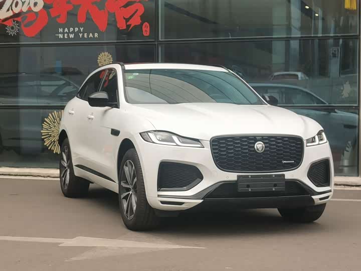 Фото 2 - Jaguar F-Pace