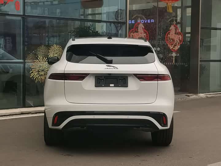 Фото 9 - Jaguar F-Pace