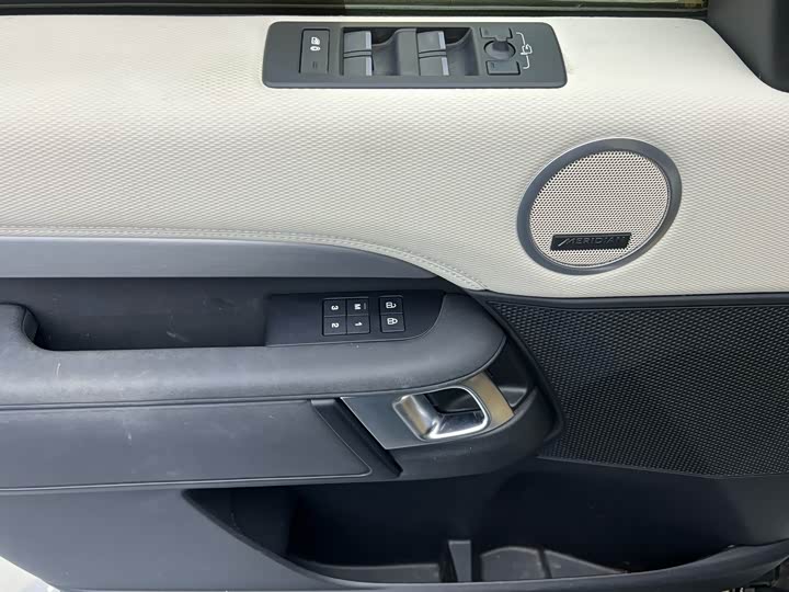 Фото 5 - Land Rover Discovery