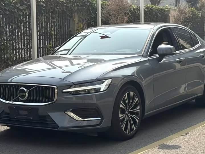 Фото 3 - Volvo S60