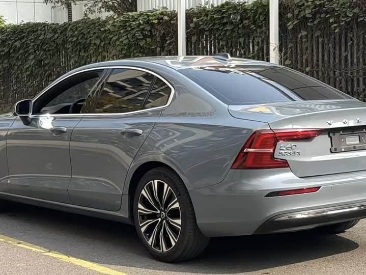 Фото 4 - Volvo S60