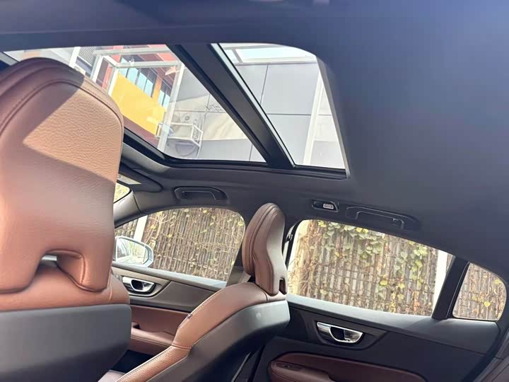 Фото 7 - Volvo S60