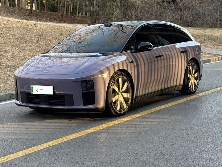 Фото 1 - LiXiang i6