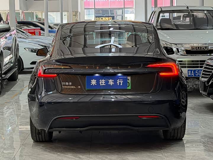 Фото 5 - Tesla Model 3