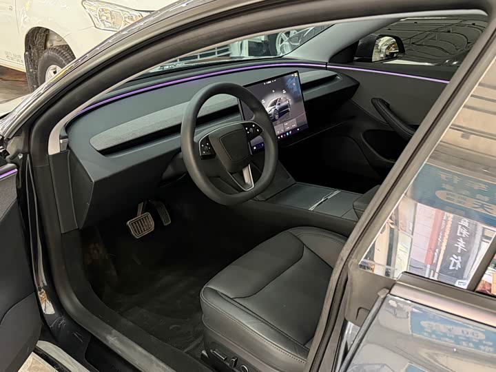 Фото 6 - Tesla Model 3