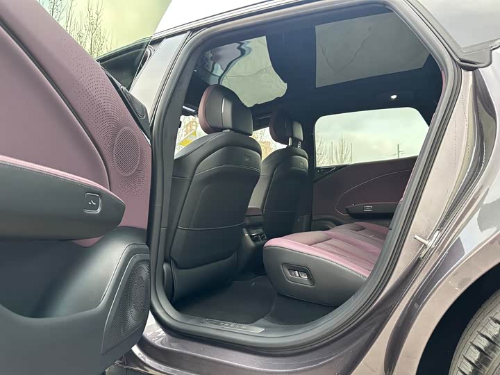 Фото 9 - Zeekr 007 GT