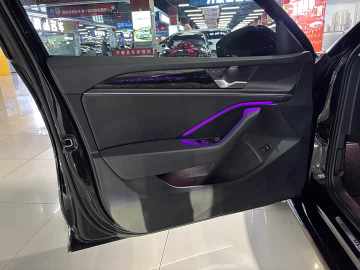 Фото 5 - Volkswagen Magotan