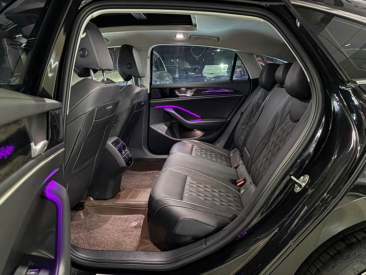 Фото 7 - Volkswagen Magotan