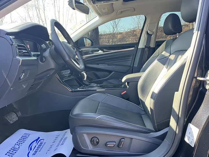 Фото 8 - Volkswagen Passat