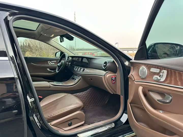 Фото 4 - Mercedes-Benz E-Class Hybrid