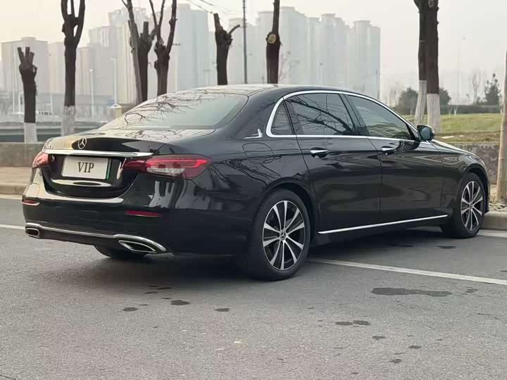 Фото 8 - Mercedes-Benz E-Class Hybrid