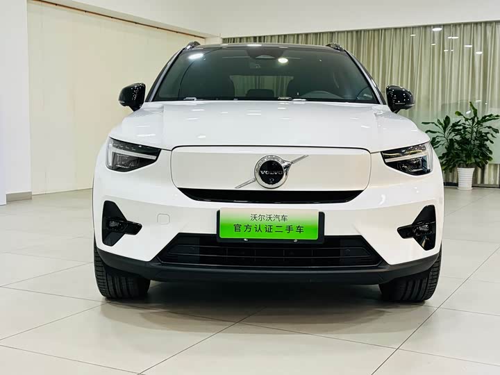 Фото 2 - Volvo XC40 EV