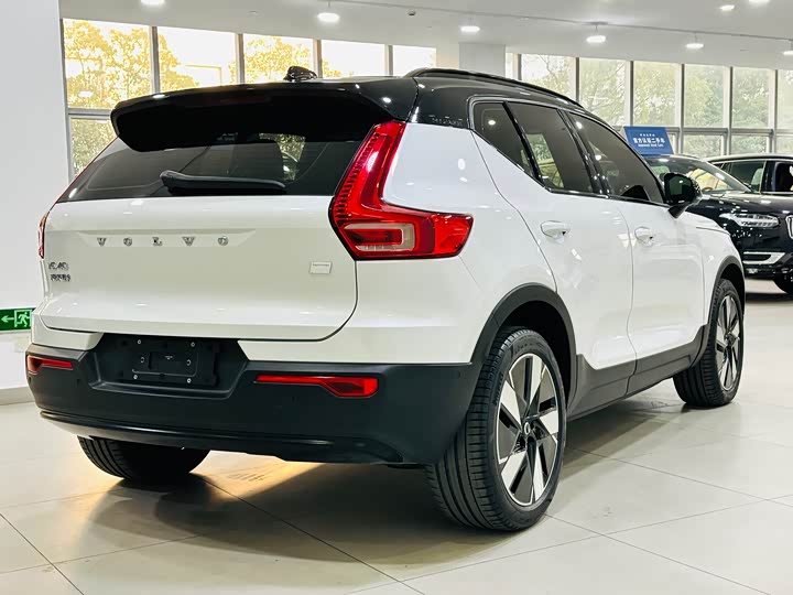 Фото 5 - Volvo XC40 EV
