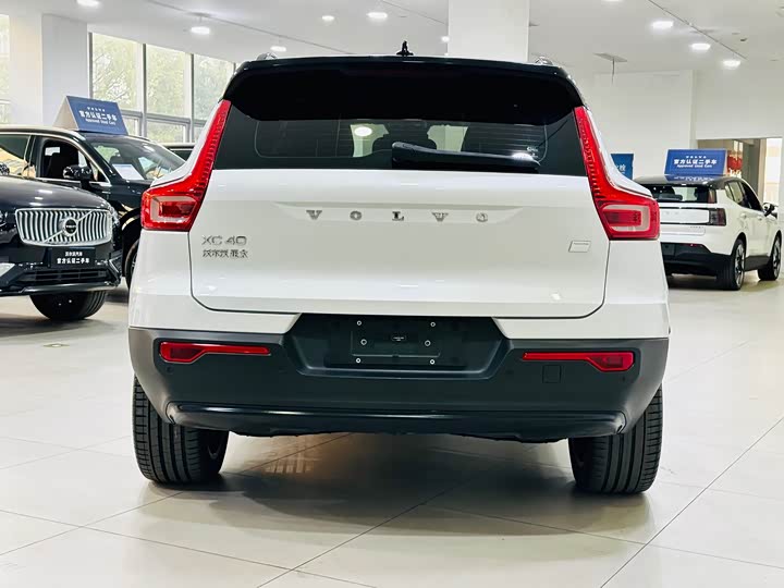 Фото 6 - Volvo XC40 EV