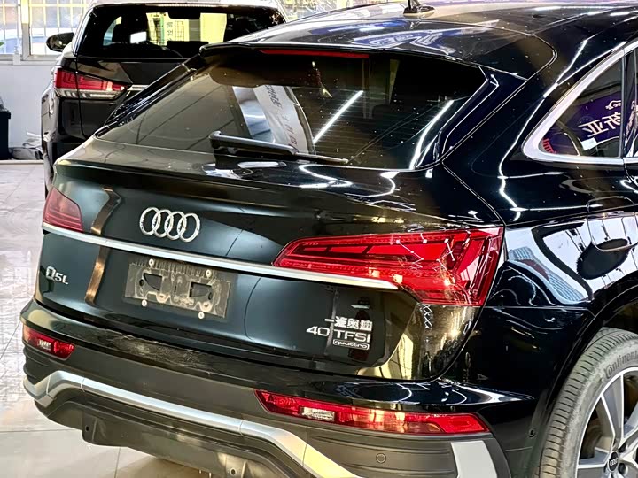 Фото 6 - Audi Q5L Sportback