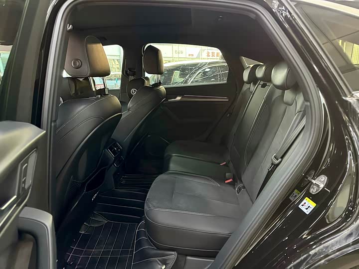 Фото 9 - Audi Q5L Sportback