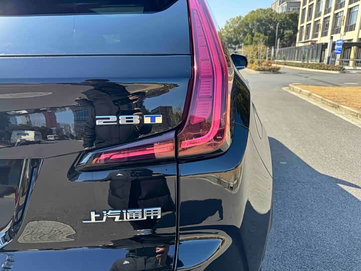 Фото 7 - Cadillac XT4