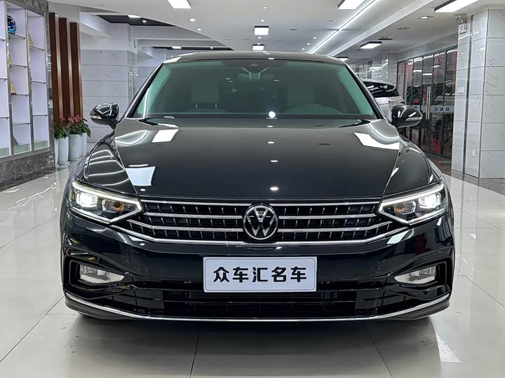 Фото 2 - Volkswagen Magotan