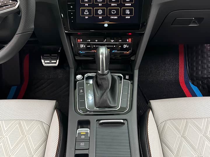 Фото 7 - Volkswagen Magotan