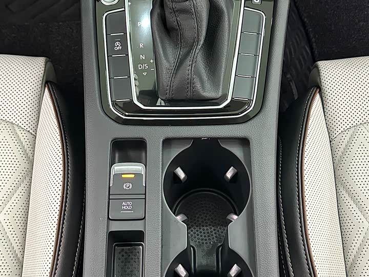 Фото 9 - Volkswagen Magotan