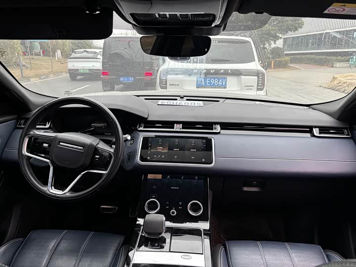 Фото 8 - Land Rover Range Rover Velar
