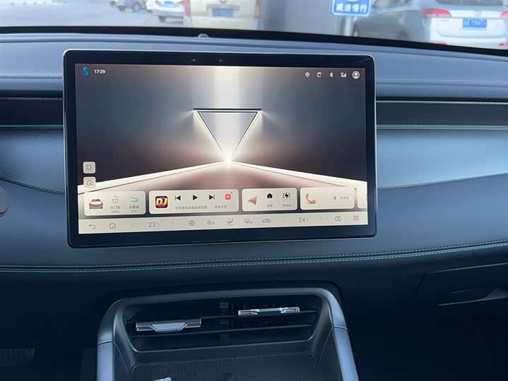 Фото 2 - BYD Qin Plus