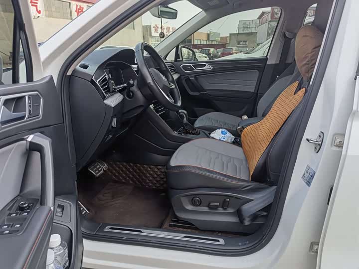 Фото 5 - Volkswagen Tiguan L Pro