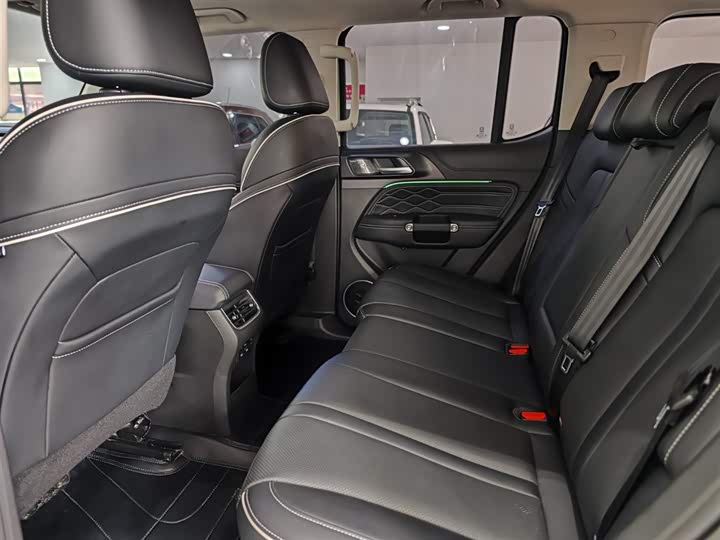 Фото 8 - Tank 300