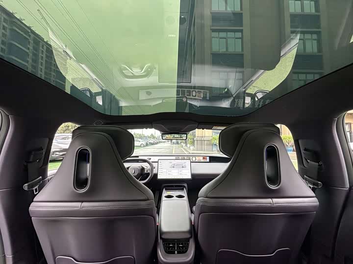 Фото 8 - Avatr 06