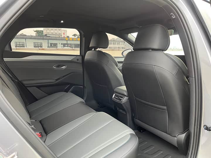 Фото 6 - BYD Qin L